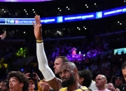 开云体育在线-灰熊轻取雄鹿，杜兰特统治全场