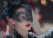 开云体育app-当字母哥用暴力美学撕碎防守时，勇士正用三分雨淹没老鹰—谁更需要谁？