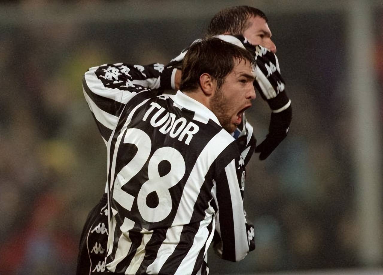 尤文图斯中场伤愈复出,或成球队新希望的简单介绍 尤文图斯中场伤愈复出,或成球队新希望的简单介绍