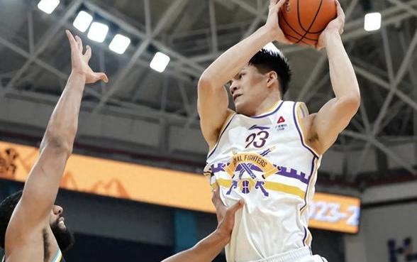 国内联赛豪门过招,实力对决火药味十足的简单介绍 国内联赛豪门过招,实力对决火药味十足的简单介绍