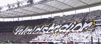 法兰克福队主力前锋连场破门，助球队乘风破浪的简单介绍