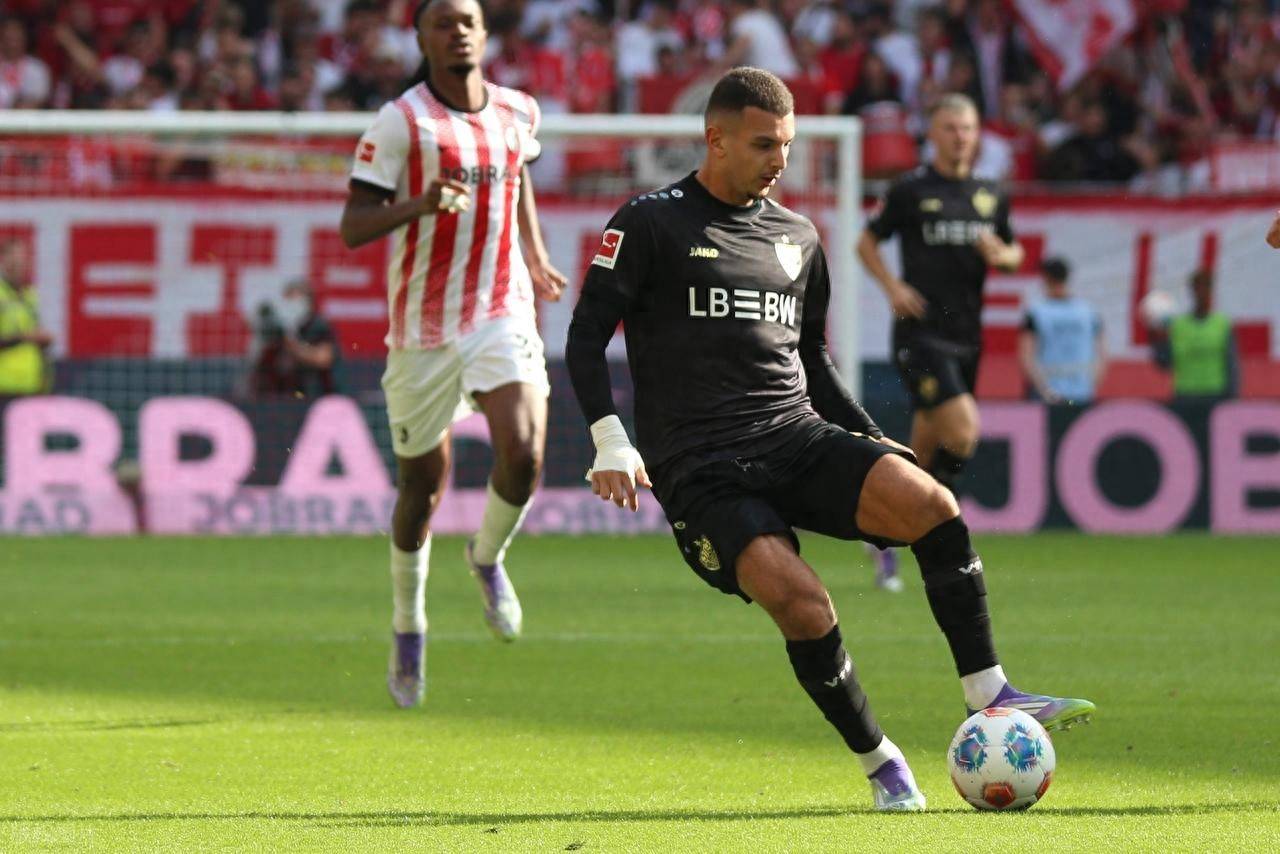 斯图加特客场作战,稳固防线迎战对手 斯图加特客场作战,稳固防线迎战对手