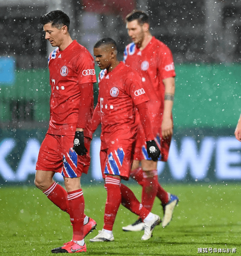 法国之光:克里斯蒂安-卡瓦尼送巴黎晋级的简单介绍 法国之光:克里斯蒂安-卡瓦尼送巴黎晋级的简单介绍