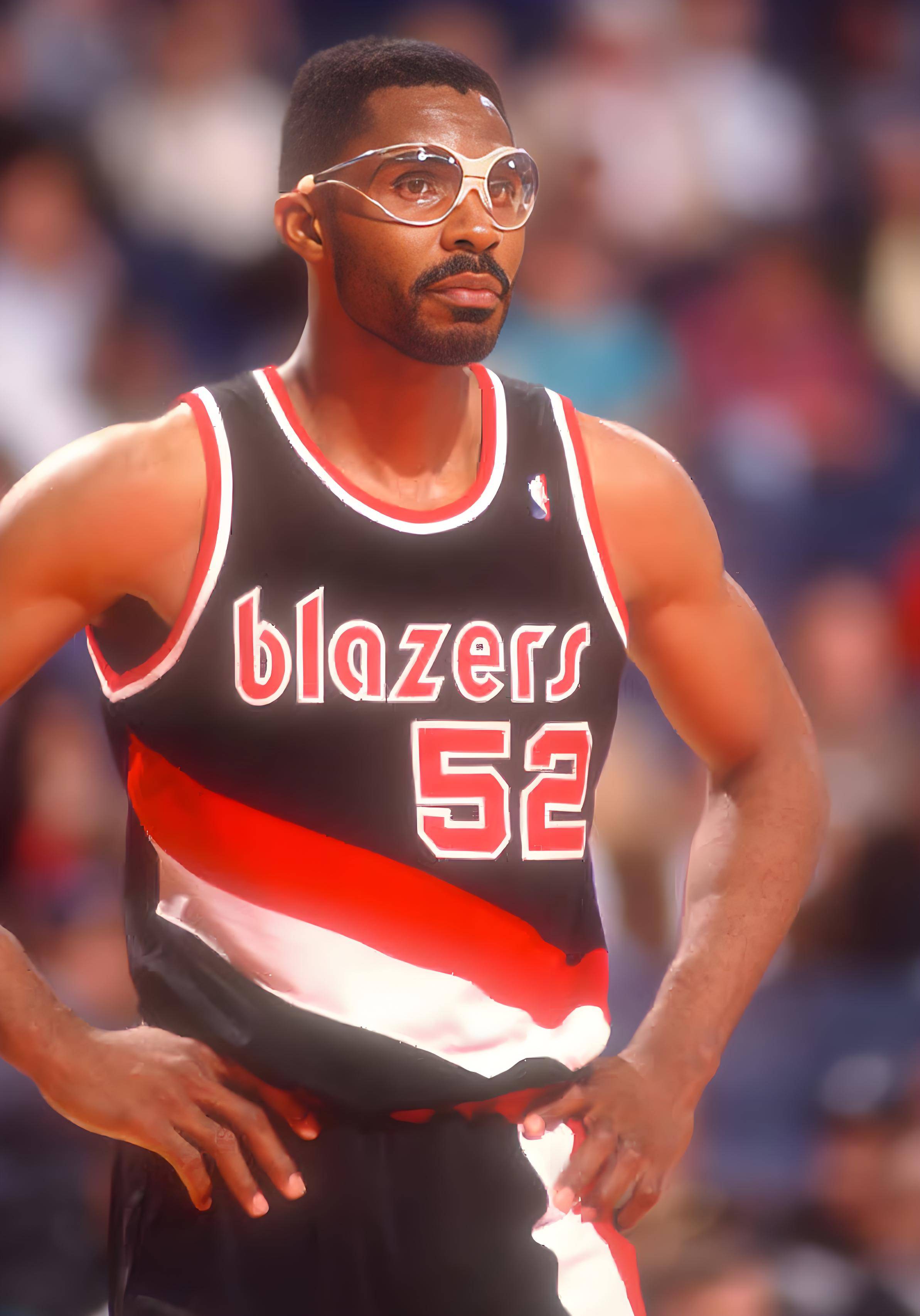 包含篮球传奇球星挑战三分王，射程令球迷惊叹的词条