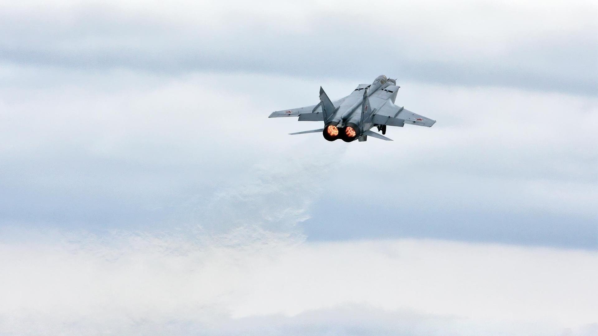 范弗利特最后三分钟独砍12分，奇才窒息防守冲垮上海队防线